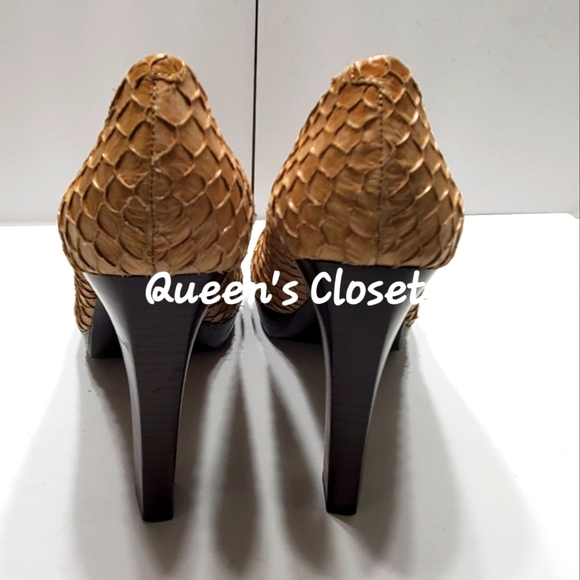 Calvin Klein | Women's Snake Embossed Leather Pump - Picture 5 of 8